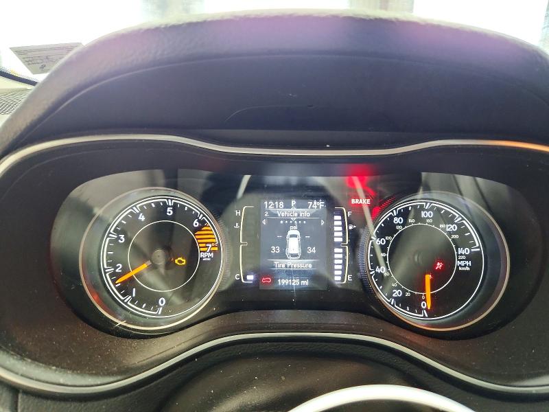 60820816 :رقم المزاد ، 1C4PJLCB5LD628319 vin ، 2020 Jeep Cherokee مزاد بيع