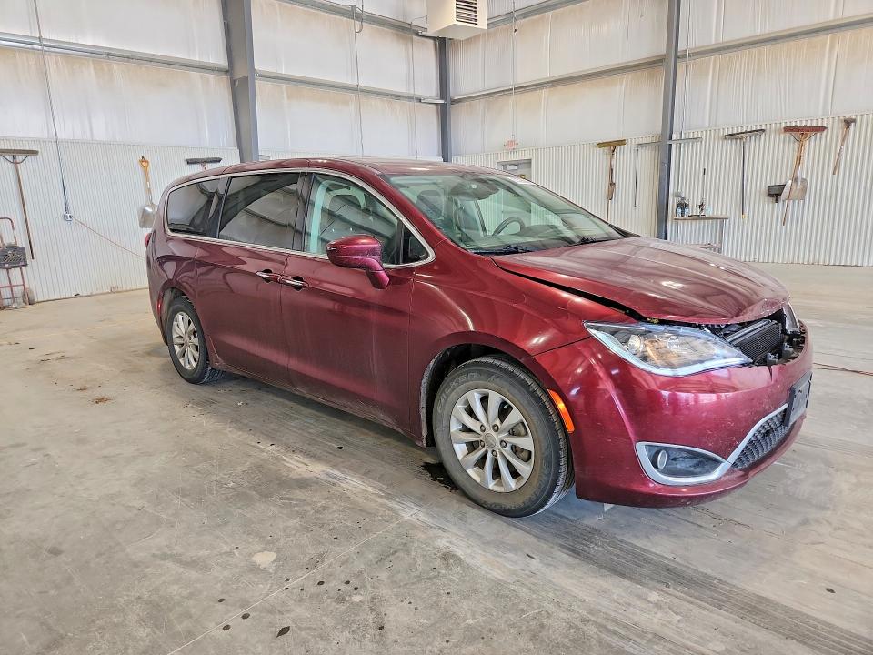 62526896 :رقم المزاد ، 2C4RC1FG5JR113331 vin ، 2018 Chrysler Pacifica مزاد بيع