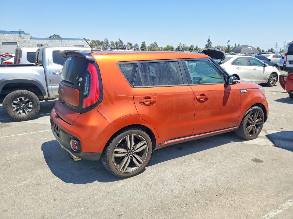 2018 Kia Soul მანქანა იყიდება აუქციონზე, vin: KNDJX3AA9J7572427, აუქციონის ნომერი: 62445096