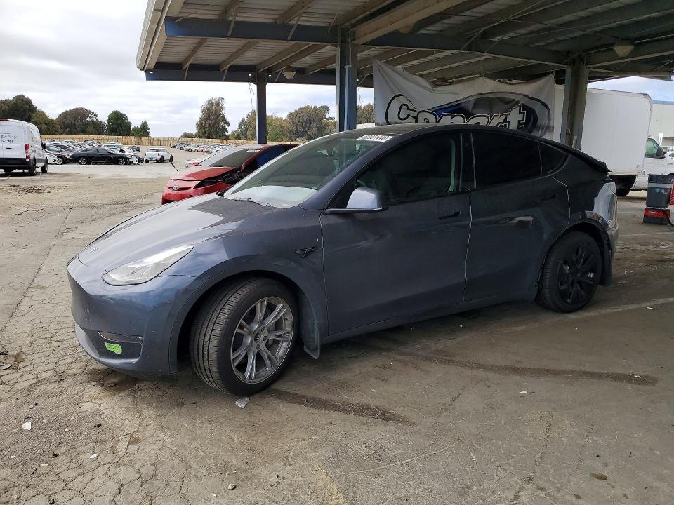59901446 :رقم المزاد ، 7SAYGDEE5PF635305 vin ، 2023 Tesla Model Y مزاد بيع