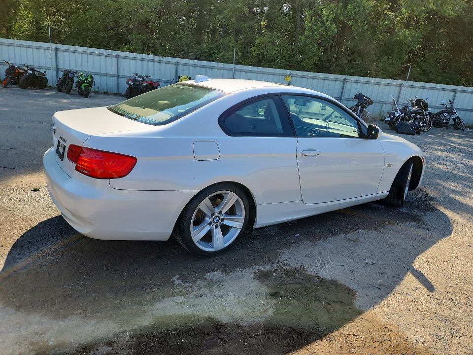 59302186 :رقم المزاد ، WBAKE3C52BE558003 vin ، 2011 Bmw 328 مزاد بيع