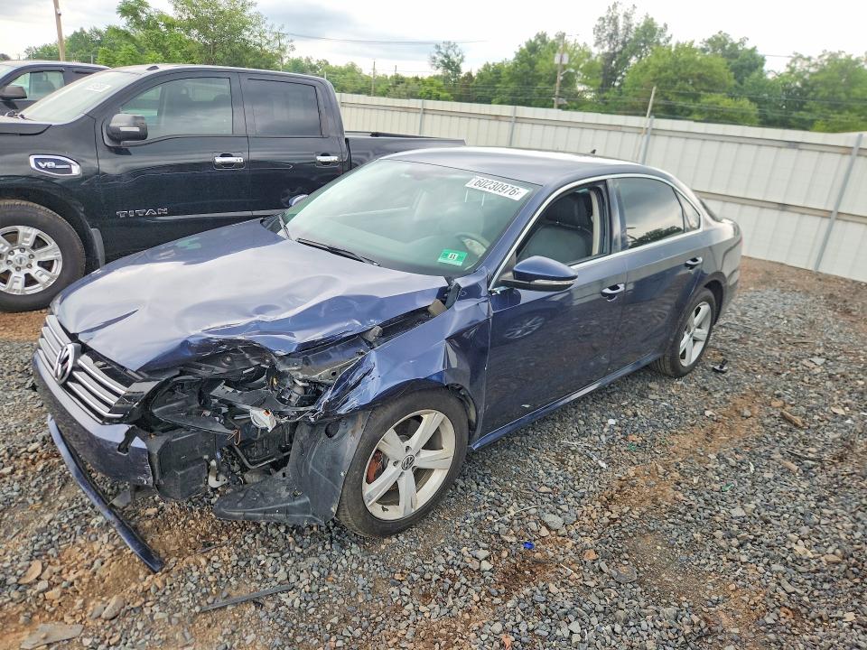60230976 :رقم المزاد ، 1VWBP7A39CC090075 vin ، 2012 Volkswagen Passat مزاد بيع