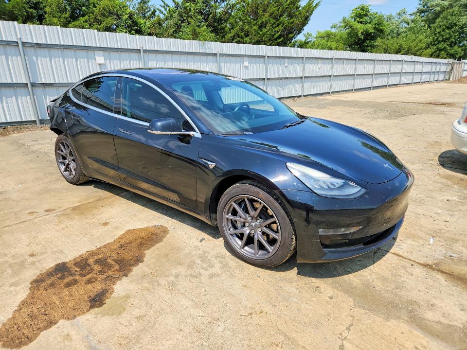 Продажа на аукционе авто 2018 Tesla Model 3, vin: 5YJ3E1EAXJF152554, номер лота: 62583746