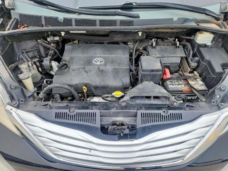 61862106 :رقم المزاد ، 5TDDK3DC6ES072021 vin ، 2014 Toyota Sienna مزاد بيع