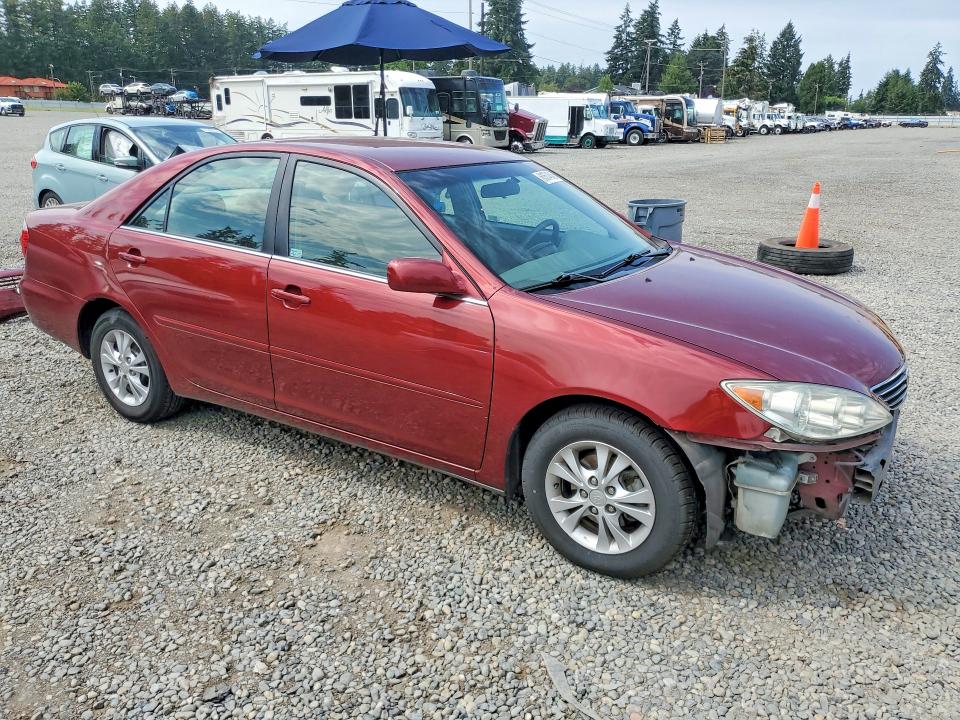 61574646 :رقم المزاد ، 4T1BF30K16U116900 vin ، 2006 Toyota Camry مزاد بيع