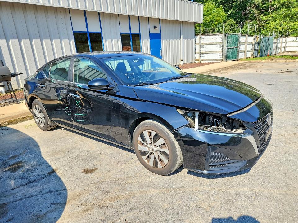 60802356 :رقم المزاد ، 1N4BL4BV2PN326899 vin ، 2023 Nissan Altima مزاد بيع