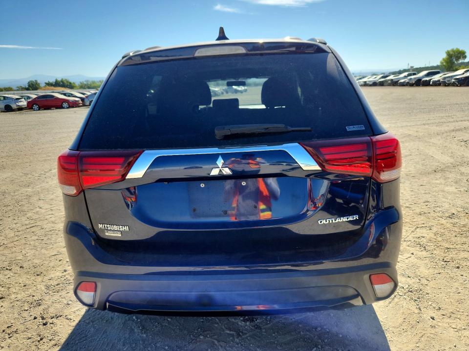 61799796 :رقم المزاد ، JA4AZ3A31JZ053513 vin ، 2018 Mitsubishi Outlander مزاد بيع
