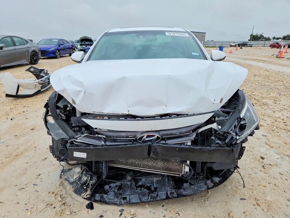 61075686 :رقم المزاد ، 5NPD84LF4KH455036 vin ، 2019 Hyundai Elantra مزاد بيع