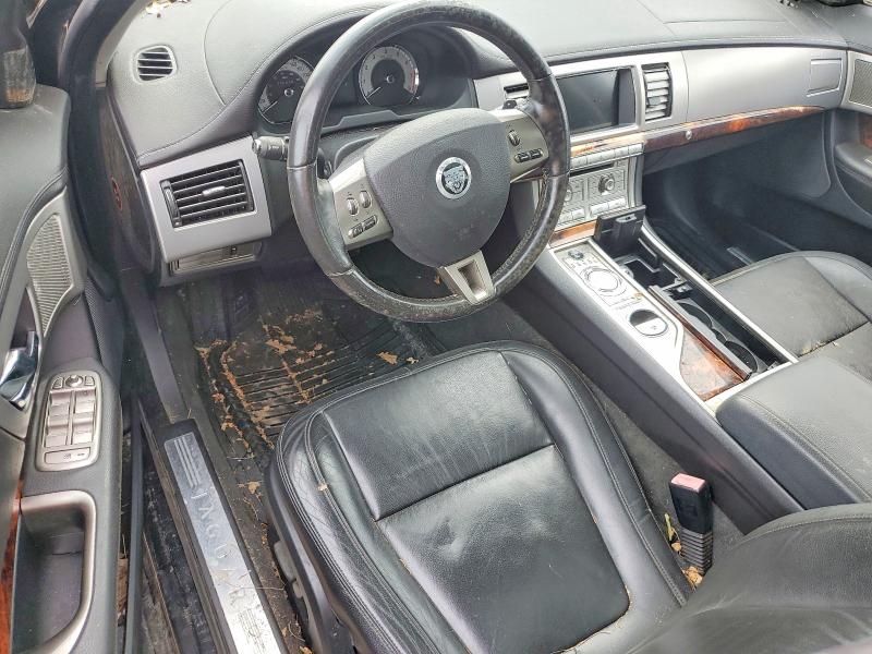 60133606 :رقم المزاد ، SAJXA0FB2BLR99180 vin ، 2011 Jaguar Xf مزاد بيع