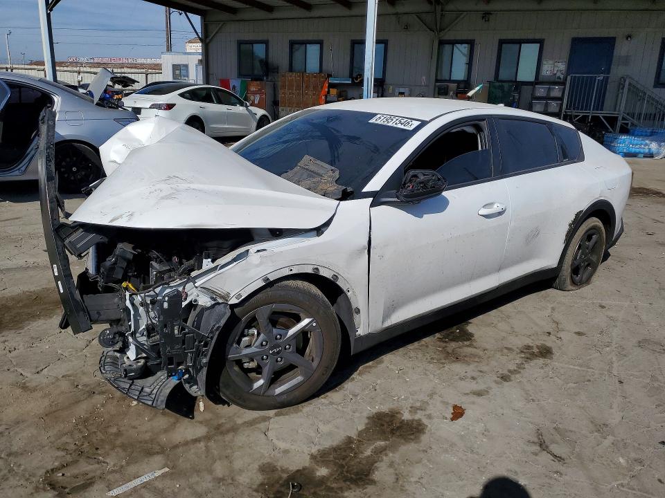 2025 Kia K4 მანქანა იყიდება აუქციონზე, vin: 3KPFT4DE6SE093552, აუქციონის ნომერი: 61951546