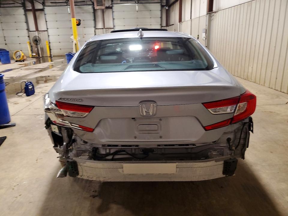 Продажа на аукционе авто 2018 Honda Accord, vin: 1HGCV1F54JA129136, номер лота: 63542186
