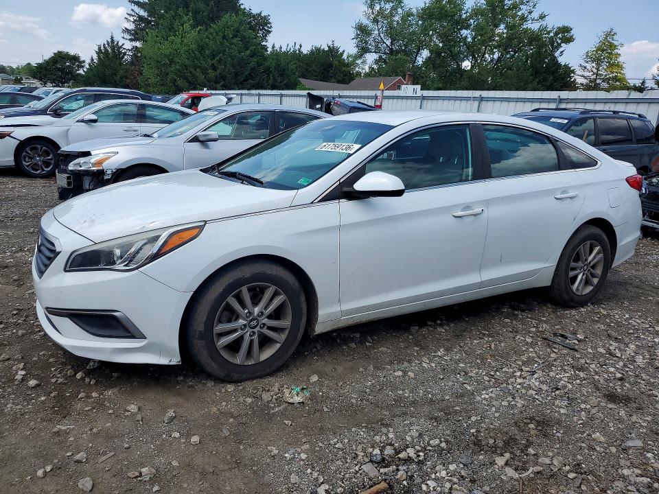 Auction sale of the 2017 Hyundai Sonata, vin: 5NPE24AF5HH581648, lot number: 61759136