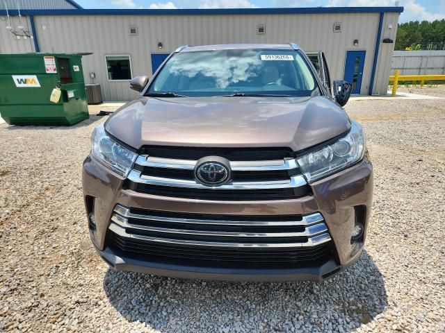 59136266 :رقم المزاد ، 5TDYZRFH3JS253094 vin ، 2018 Toyota Highlander مزاد بيع
