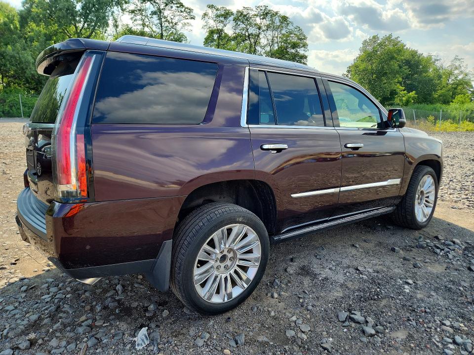 59811376 :رقم المزاد ، 1GYS4DKJ7HR271567 vin ، 2017 Cadillac Escalade مزاد بيع