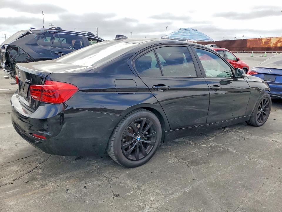 2017 Bmw 320 მანქანა იყიდება აუქციონზე, vin: WBA8E1G39HNU18885, აუქციონის ნომერი: 61586476