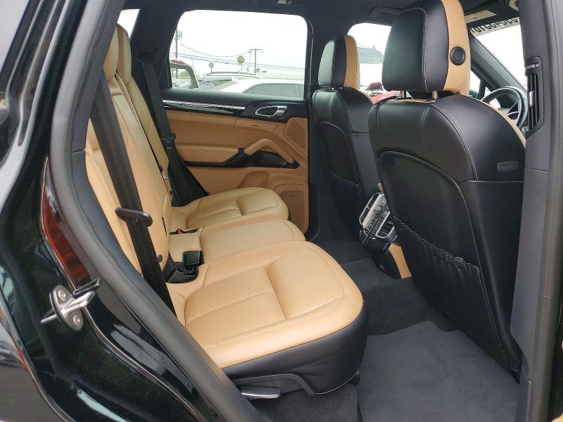 59843516 :رقم المزاد ، WP1AA2A28JKA07635 vin ، 2018 Porsche Cayenne مزاد بيع