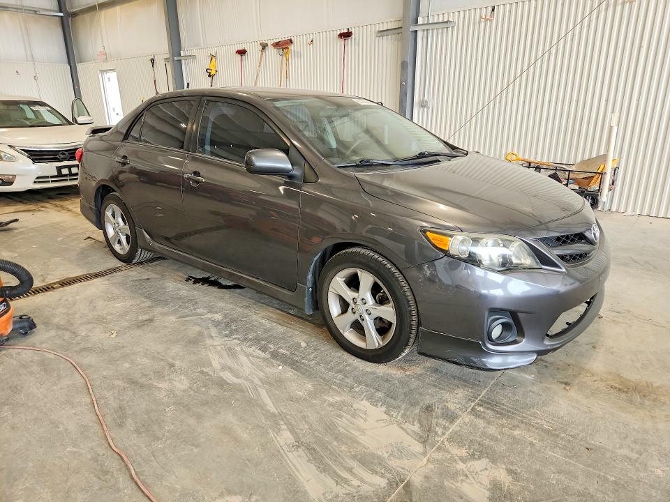 60703246 :رقم المزاد ، 5YFBU4EE2CP047209 vin ، 2012 Toyota Corolla مزاد بيع