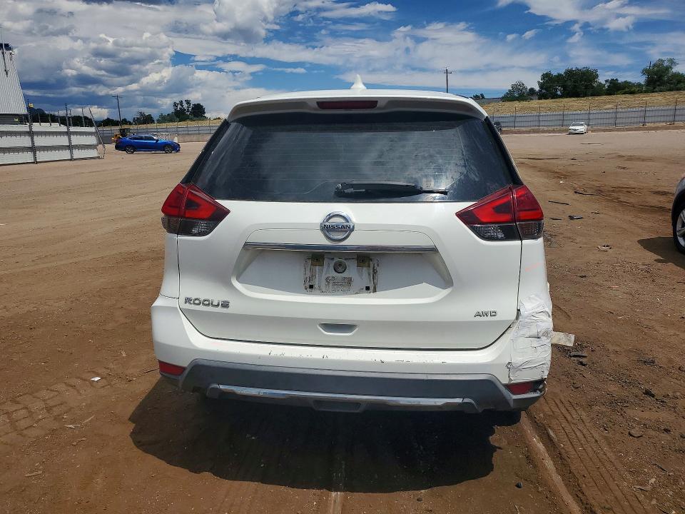 60151226 :رقم المزاد ، KNMAT2MV7HP542566 vin ، 2017 Nissan Rogue مزاد بيع