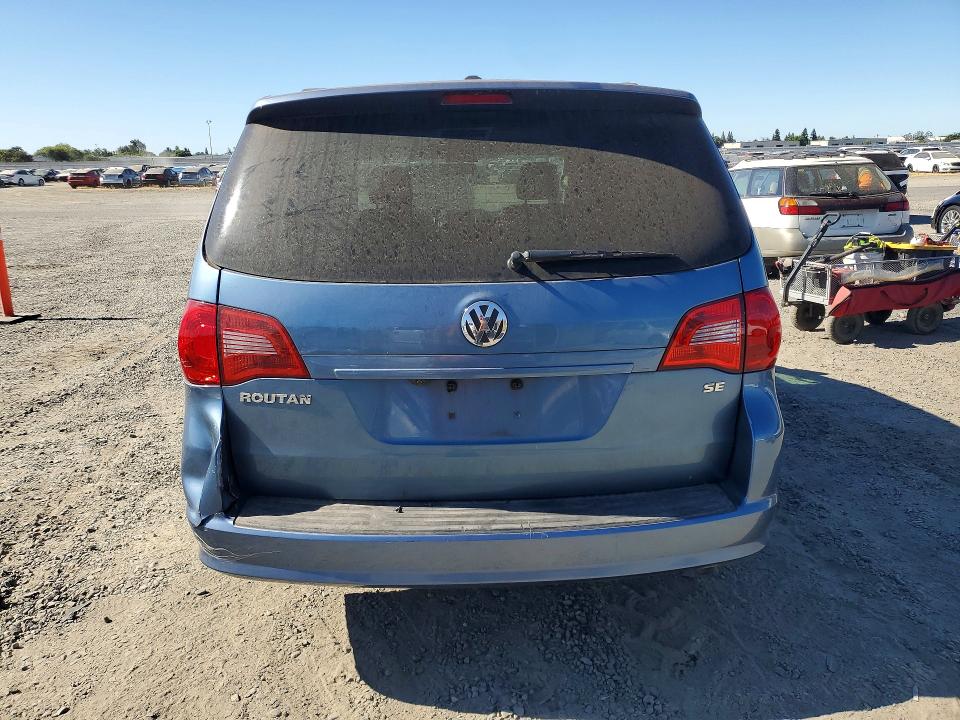 2011 Volkswagen Routan მანქანა იყიდება აუქციონზე, vin: 2V4RW3DGXBR717180, აუქციონის ნომერი: 62143766