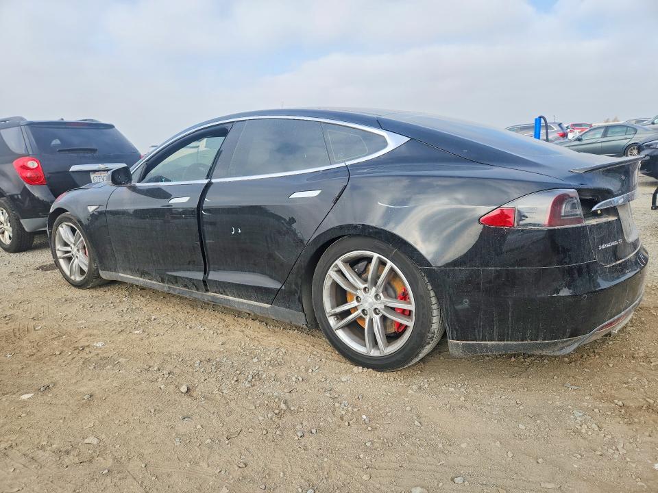 2014 Tesla Model S მანქანა იყიდება აუქციონზე, vin: 5YJSA1H21EFP62246, აუქციონის ნომერი: 62826206