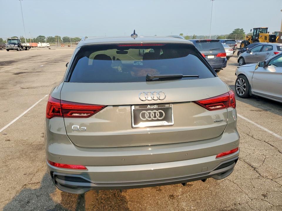 62312736 :رقم المزاد ، WA1EECF35P1117145 vin ، 2023 Audi Q3 مزاد بيع