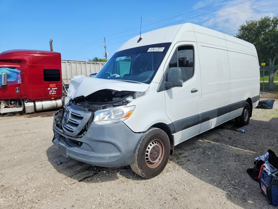 59298646 :رقم المزاد ، W1Y4ECHY9MT075956 vin ، 2021 Mercedes-benz Sprinter مزاد بيع
