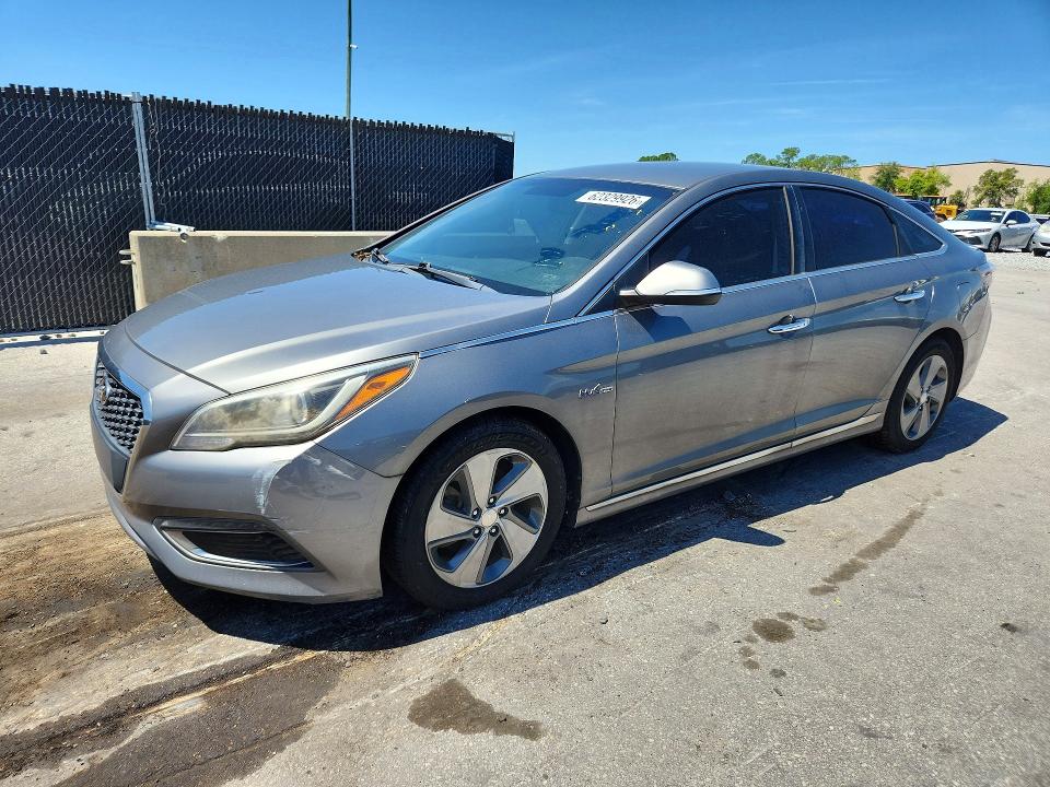2017 Hyundai Sonata Hybrid მანქანა იყიდება აუქციონზე, vin: KMHE34L3XHA069211, აუქციონის ნომერი: 62329926