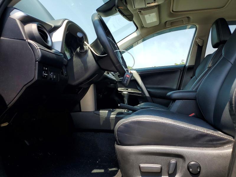 63039326 :رقم المزاد ، 2T3YFREV3JW415465 vin ، 2018 Toyota Rav4 مزاد بيع