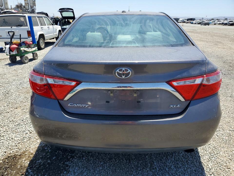 61544756 :رقم المزاد ، 4T1BF1FK3HU650866 vin ، 2017 Toyota Camry مزاد بيع