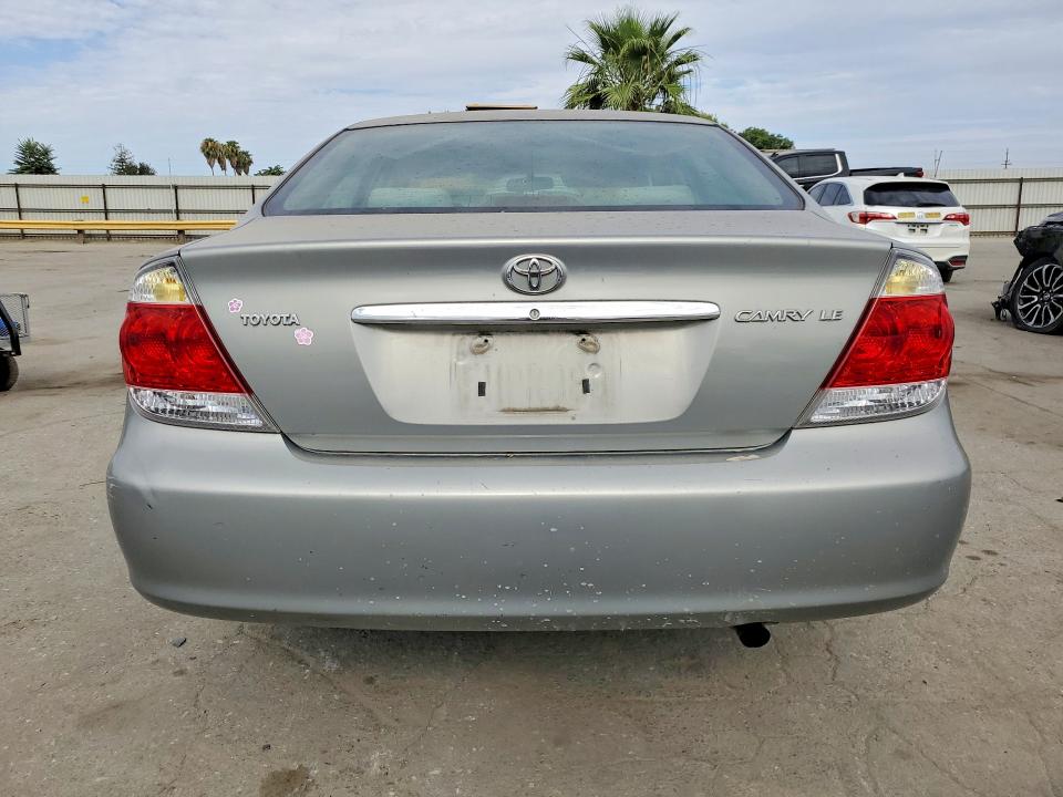59644606 :رقم المزاد ، 4T1BE32K45U551408 vin ، 2005 Toyota Camry مزاد بيع