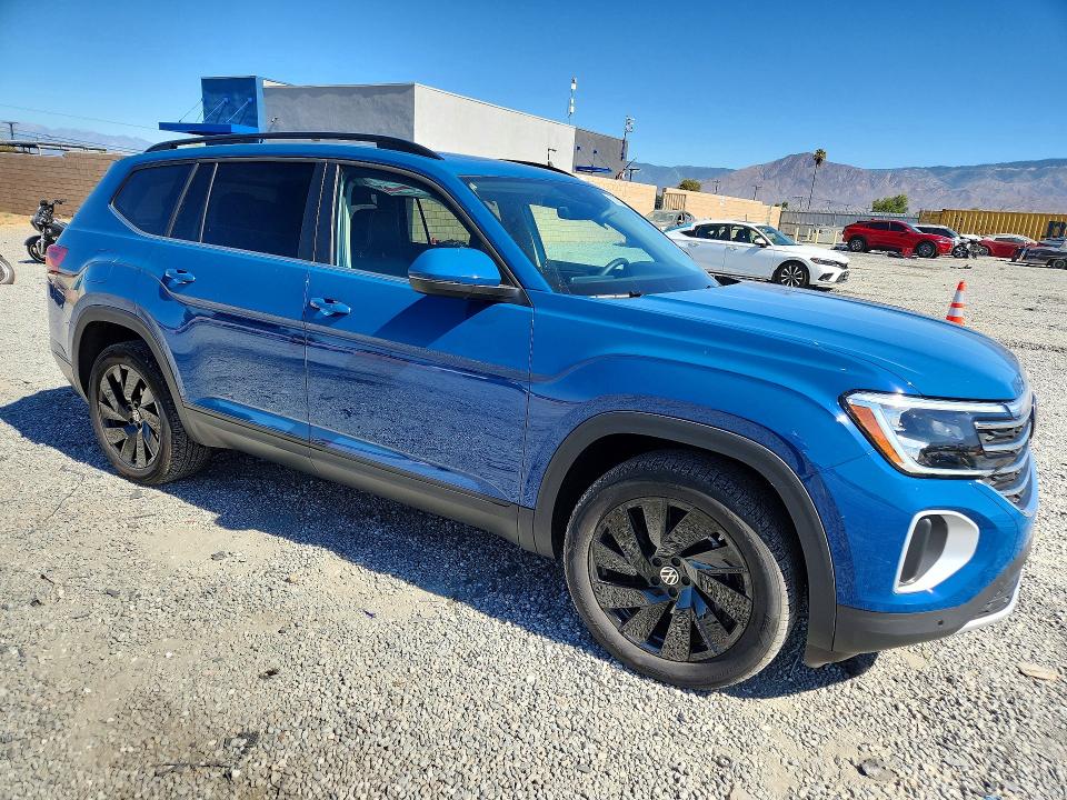 60883136 :رقم المزاد ، 1V2KR2CA3SC560741 vin ، 2025 Volkswagen Atlas مزاد بيع