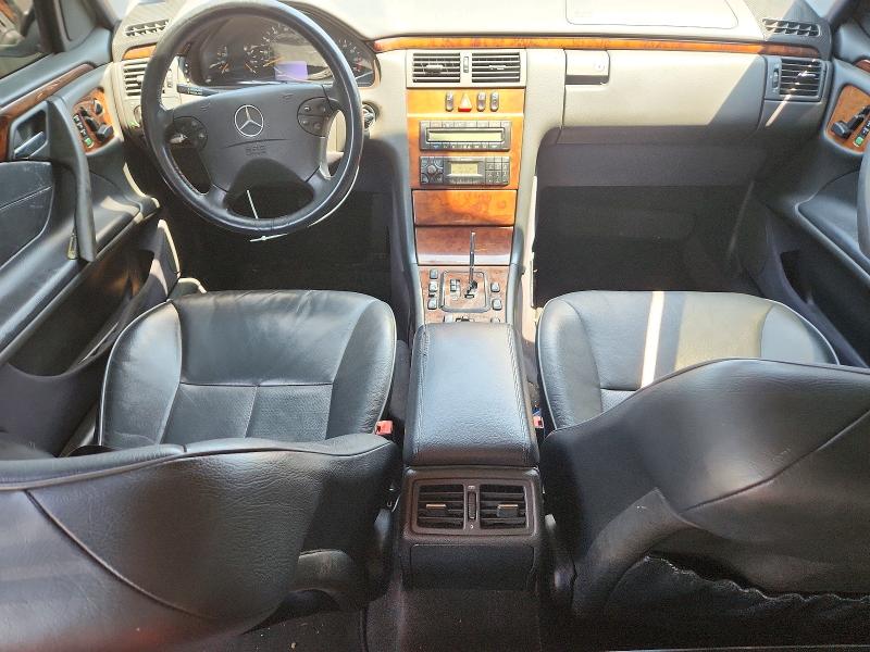 2002 Mercedes-benz E მანქანა იყიდება აუქციონზე, vin: WDBJF65J52B422570, აუქციონის ნომერი: 60815176