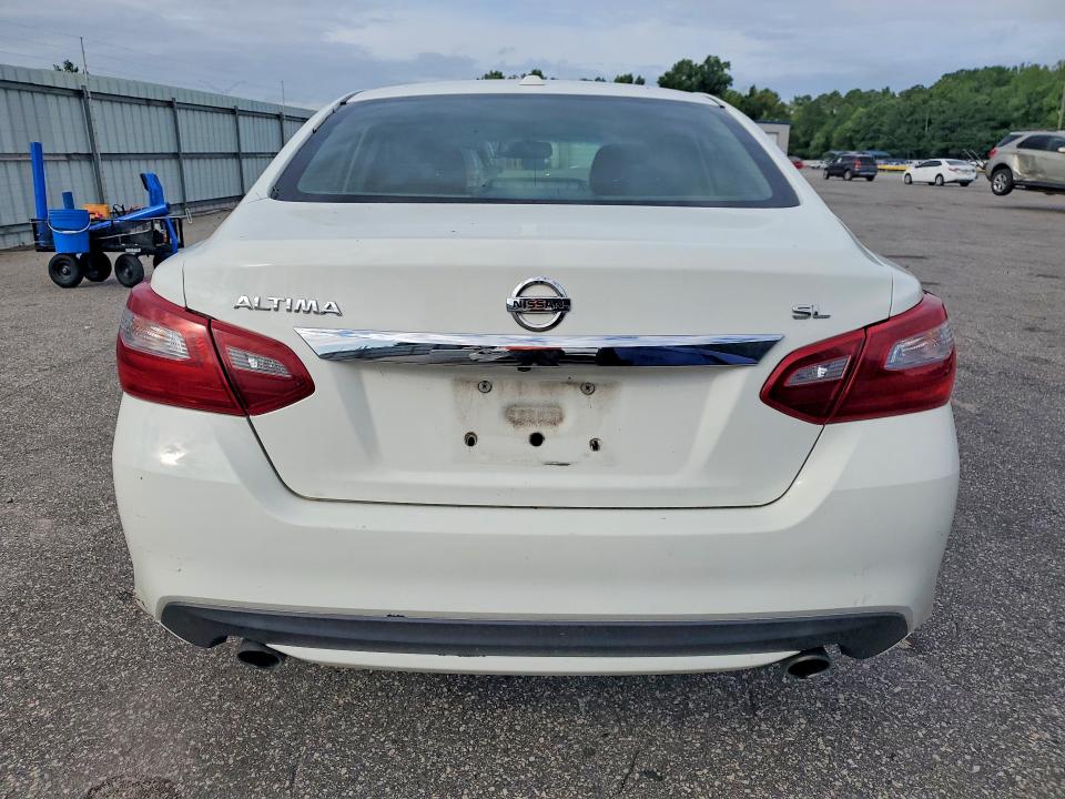 60862576 :رقم المزاد ، 1N4AL3AP7JC186795 vin ، 2018 Nissan Altima مزاد بيع