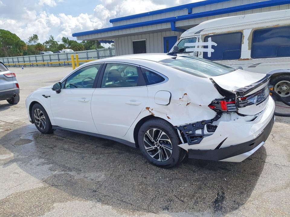 2026 Hyundai Sonata Hybrid მანქანა იყიდება აუქციონზე, vin: KMHL24JJ4TA169003, აუქციონის ნომერი: 63122236
