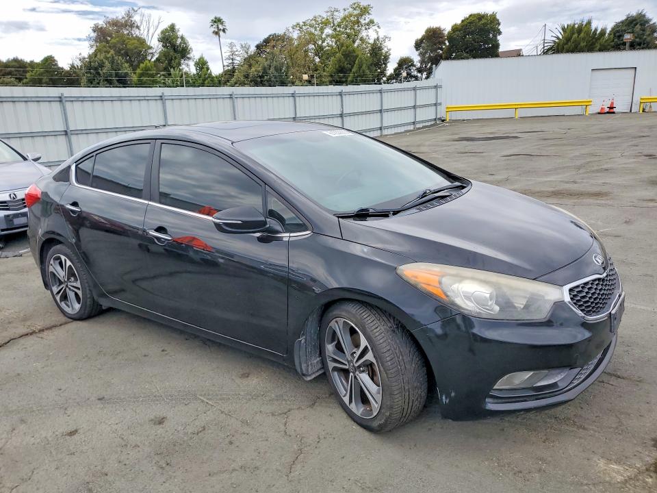 61933866 :رقم المزاد ، KNAFZ4A89F5338436 vin ، 2015 Kia Forte مزاد بيع
