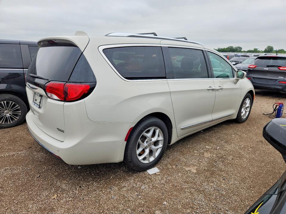 Продажа на аукционе авто 2017 Chrysler Pacifica, vin: 2C4RC1EG6HR743810, номер лота: 61983336