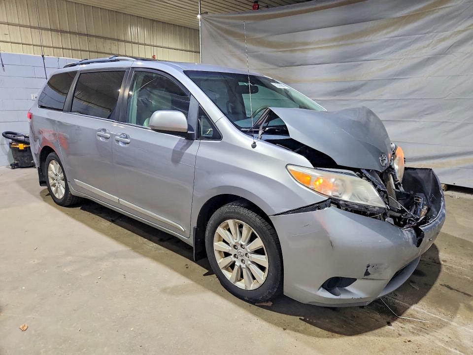 Aukcja sprzedaży 2011 Toyota Sienna, vin: 5TDJK3DC0BS020110, numer aukcji: 61243966