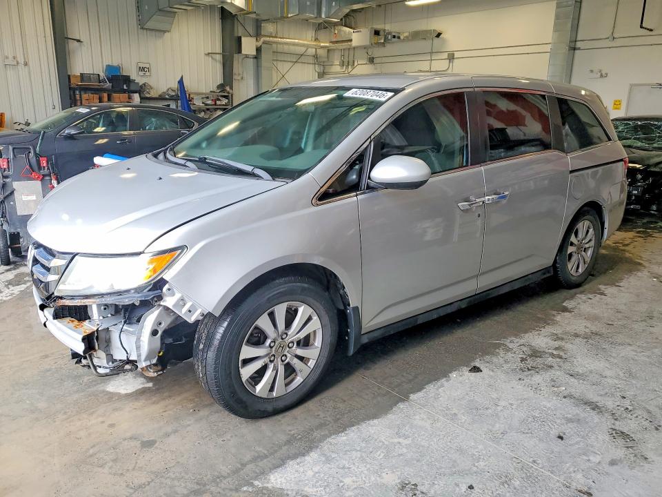 62087046 :رقم المزاد ، 5FNRL5H4XEB512411 vin ، 2014 Honda Odyssey مزاد بيع