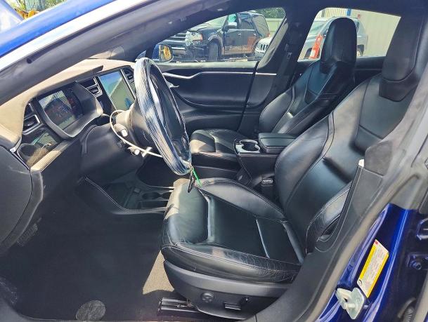 2015 Tesla Model S მანქანა იყიდება აუქციონზე, vin: 5YJSA1E29FF112327, აუქციონის ნომერი: 60917386