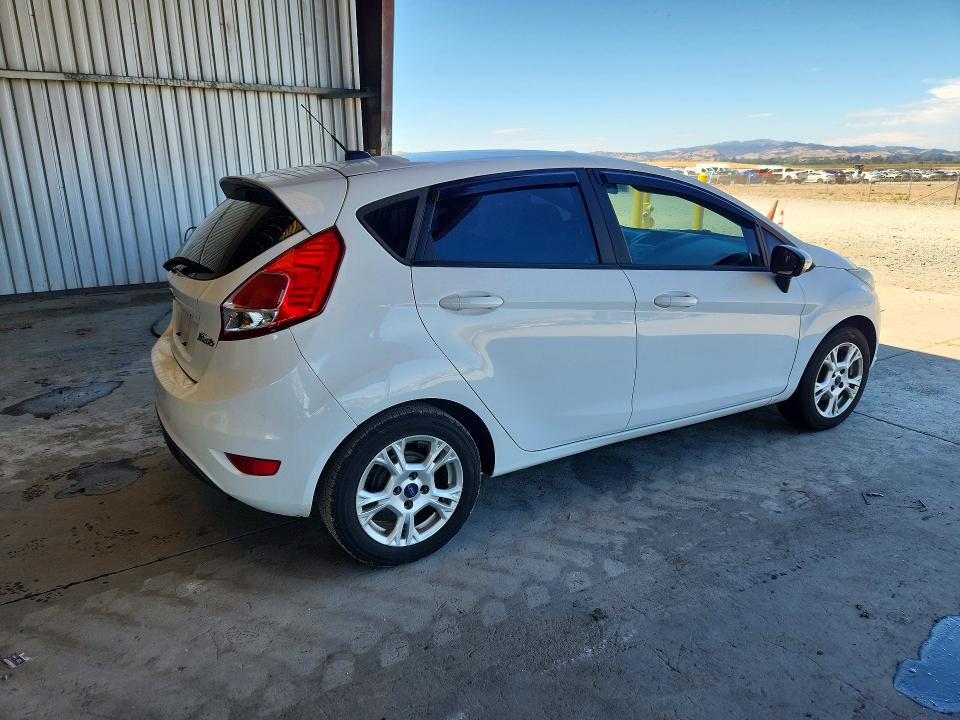 62068146 :رقم المزاد ، 3FADP4EJ8FM195914 vin ، 2015 Ford Fiesta مزاد بيع
