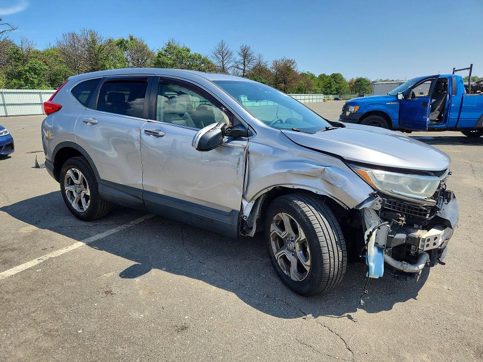 63492576 :رقم المزاد ، 2HKRW2H51JH672638 vin ، 2018 Honda Cr-v مزاد بيع