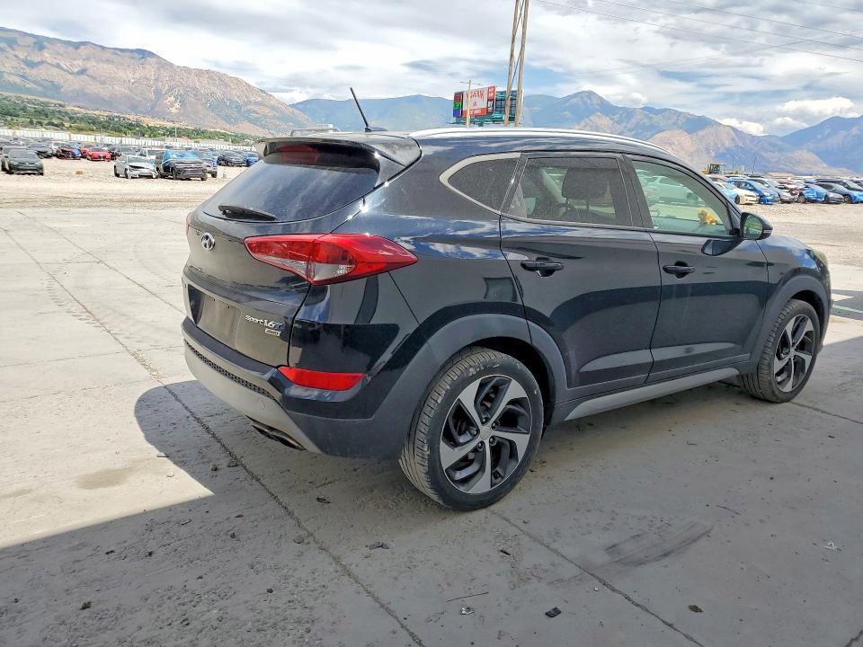 2017 Hyundai Tucson მანქანა იყიდება აუქციონზე, vin: KM8J3CA27HU274339, აუქციონის ნომერი: 59391706