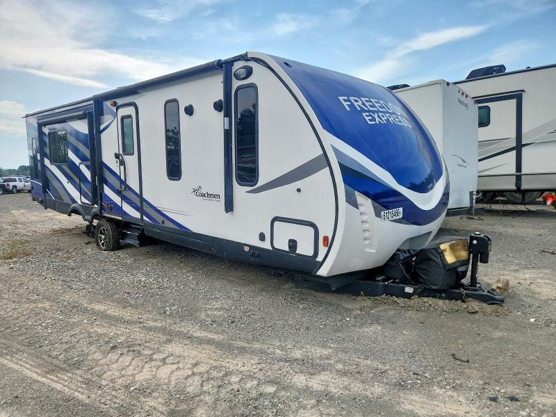 61215466 :رقم المزاد ، 5ZT2FEUB5JS029479 vin ، 2018 Coachman Recreational Vehicle (rv) مزاد بيع