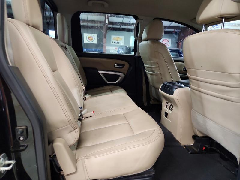 62420876 :رقم المزاد ، 1N6AA1F48HN561026 vin ، 2017 Nissan Titan Xd مزاد بيع