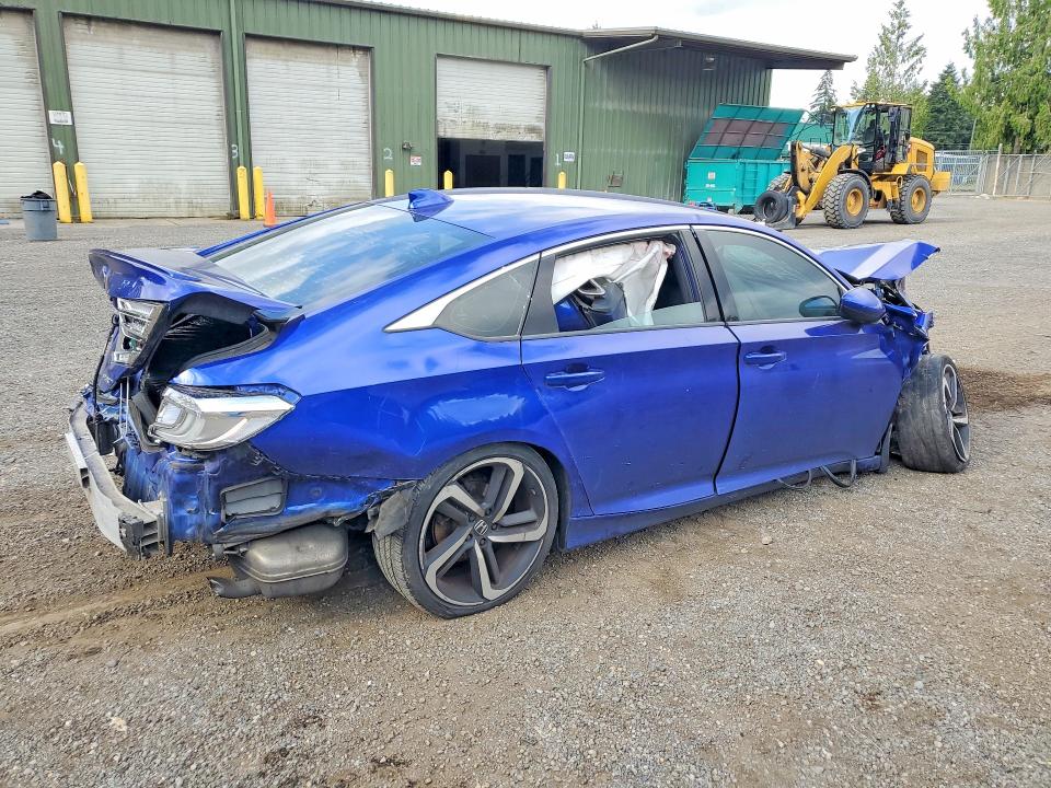 85456645 :رقم المزاد ، 1HGCV1F30JA151701 vin ، 2018 Honda Accord مزاد بيع