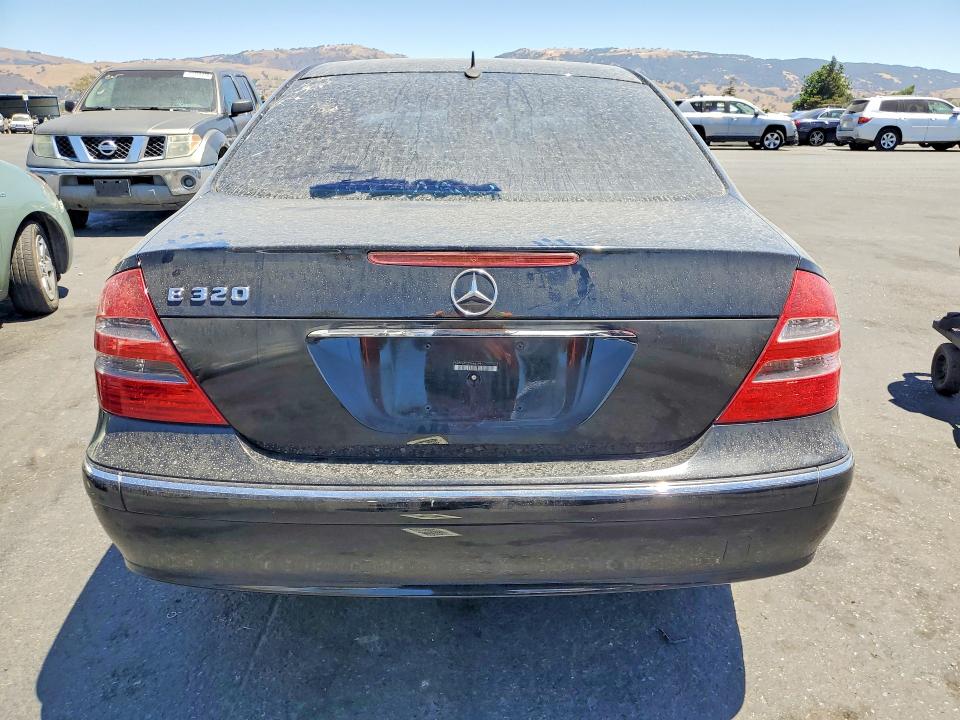 61520956 :رقم المزاد ، WDBUF65J25A660996 vin ، 2005 Mercedes-benz E مزاد بيع