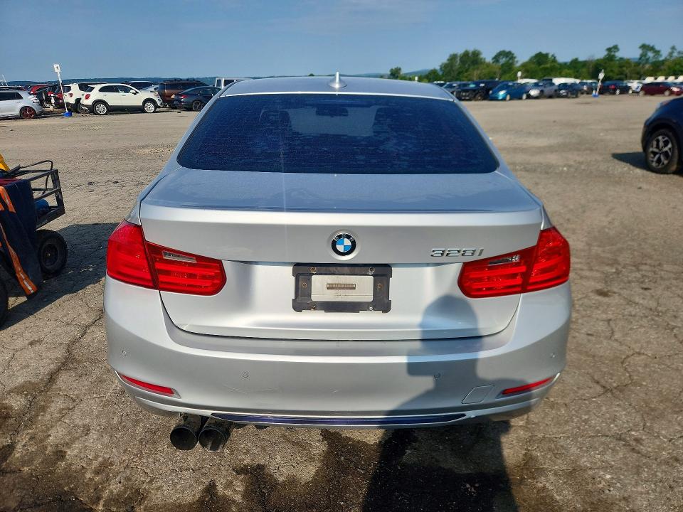 2014 Bmw 328 მანქანა იყიდება აუქციონზე, vin: WBA3B5G51ENS06604, აუქციონის ნომერი: 60674976