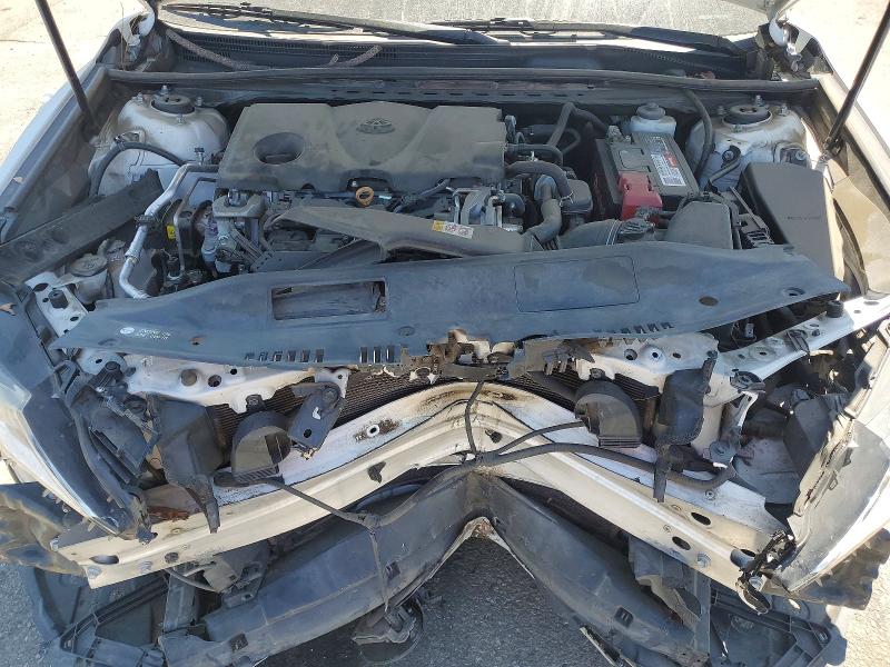 60273296 :رقم المزاد ، 4T1B11HK1KU843634 vin ، 2019 Toyota Camry مزاد بيع