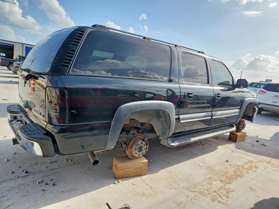2003 Chevrolet Suburban მანქანა იყიდება აუქციონზე, vin: 3GNGK26U13G194415, აუქციონის ნომერი: 61586396