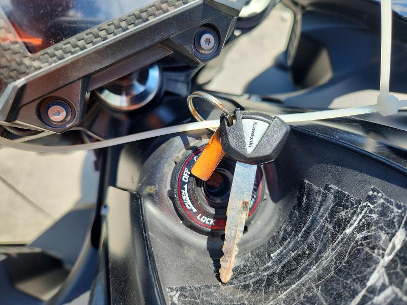 58757006 :رقم المزاد ، JKAZR2B18JA004785 vin ، 2018 Kawasaki Zr900 مزاد بيع